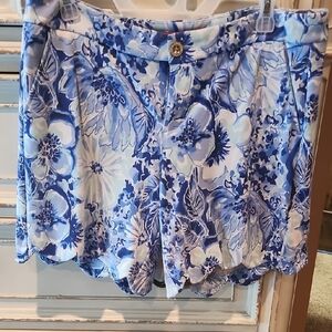 Lilly Pulitzer Dahlia Shorts Catch And Keep Floral Scallop Hem Short -Sz 10